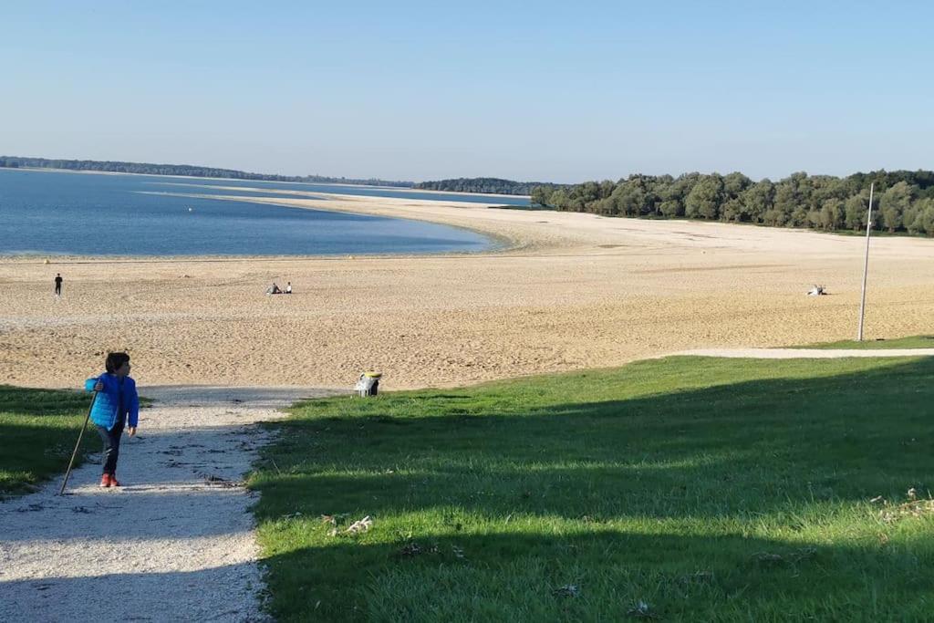 La Villa Du Lac A Mesnil Saint Pere Ngoại thất bức ảnh